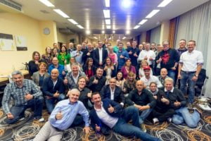 Großes Gruppenbild mit Teilnehmern und Sprechern auf dem Builderall Everest 2018 in Nürnberg (Germany)