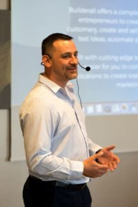 Marco Vantroba als Veranstalter, Moderator und Sprecher auf dem Builderall Everest 2019 in Nürnberg (Germany)